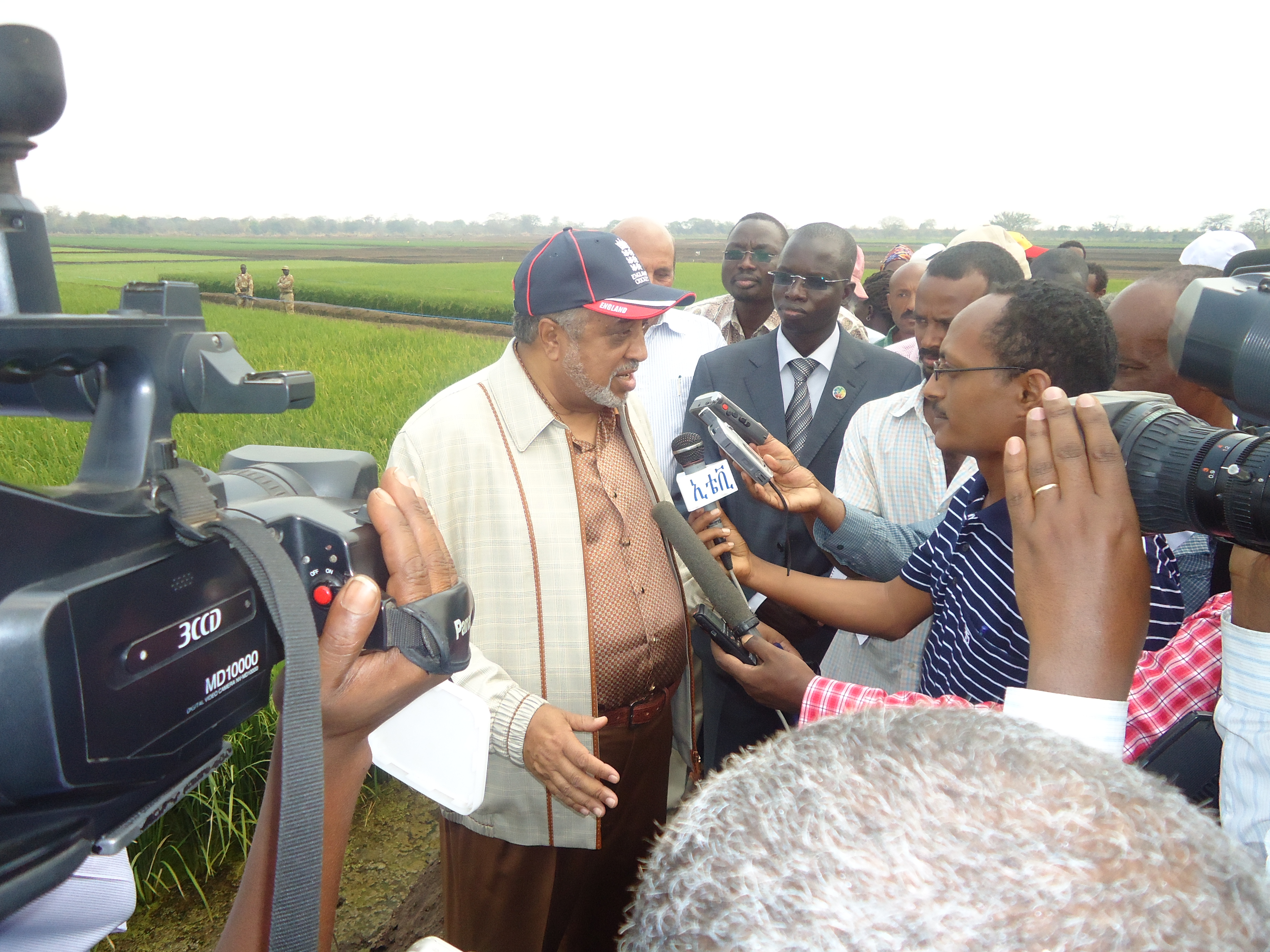 Fig 1: SSADPLC Delegation is being briefed by Dr. Muhammad Manzoor khan, MCG Director (Technical) on the progress of the project (GARP)